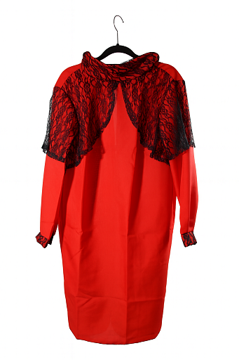 Платье с гипюром чëрный ворот